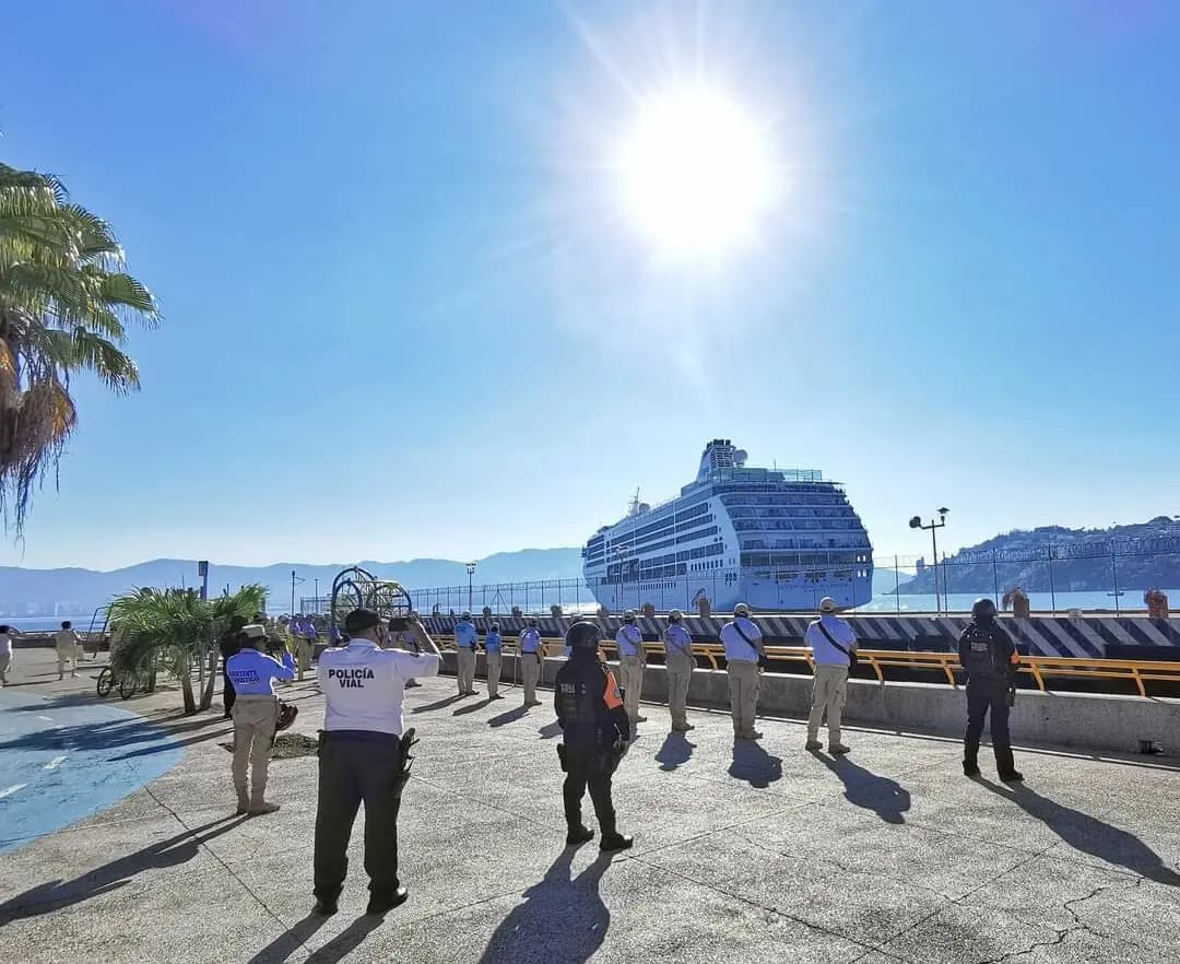 Arriba a Acapulco el Seven Seas Mariner, primer crucero del 2022