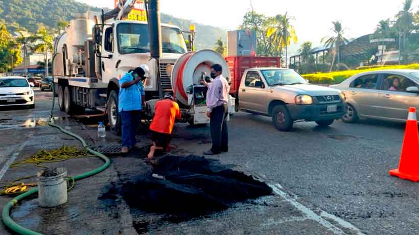 Apoya CAPASEG a municipios con programa para el desazolve de redes de drenaje