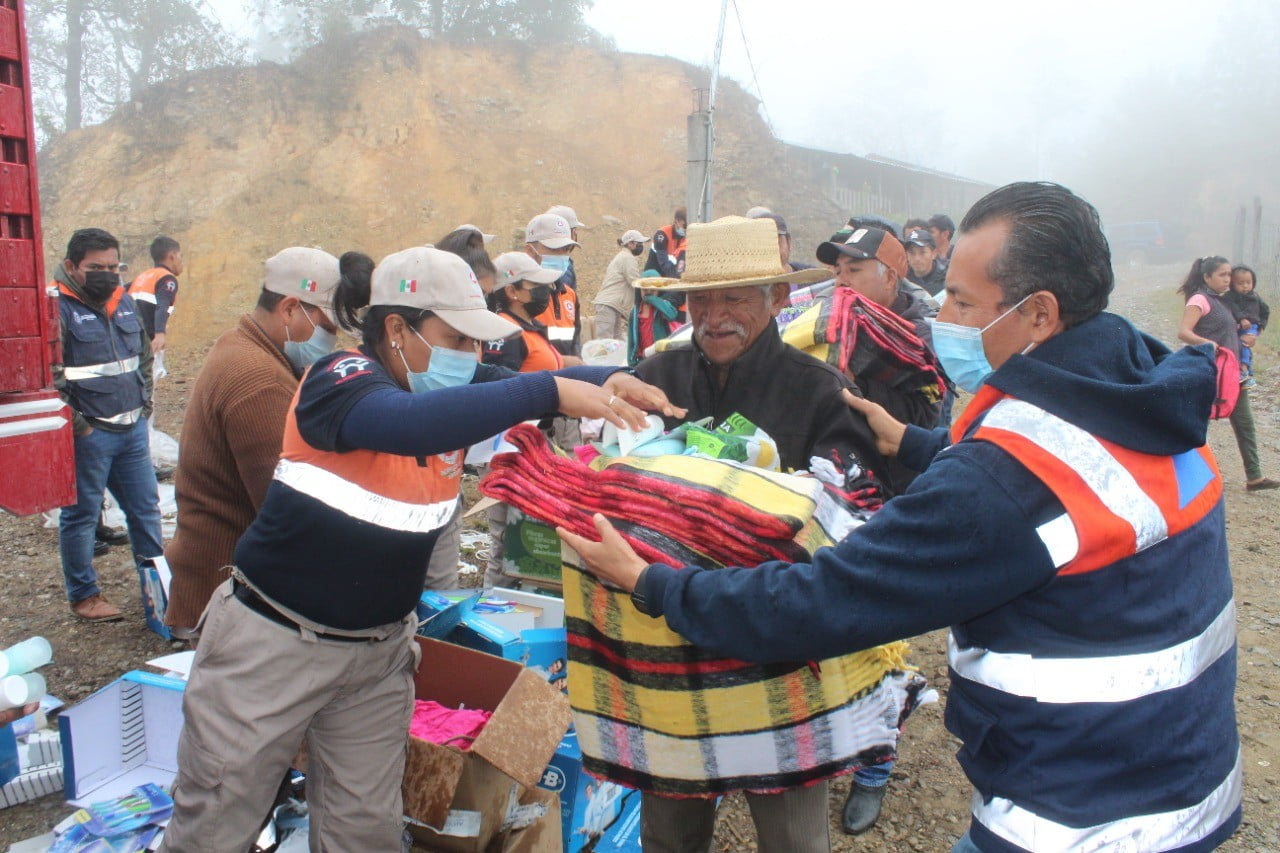Entregan ayuda a familias afectadas por frío en Guerrero