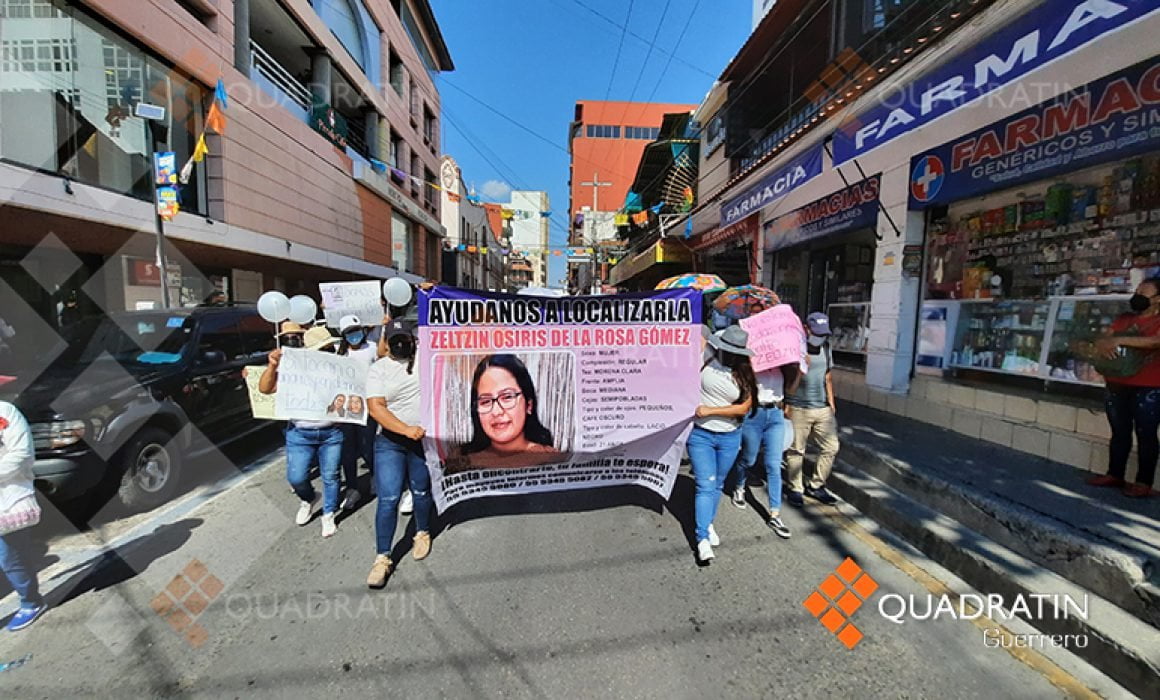 Marchan en Chilpancingo familiares de joven desaparecida en CDMX