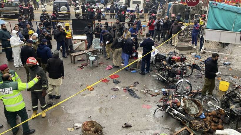 Ataque con bombas deja 2 muertos y 26 heridos en Pakistán