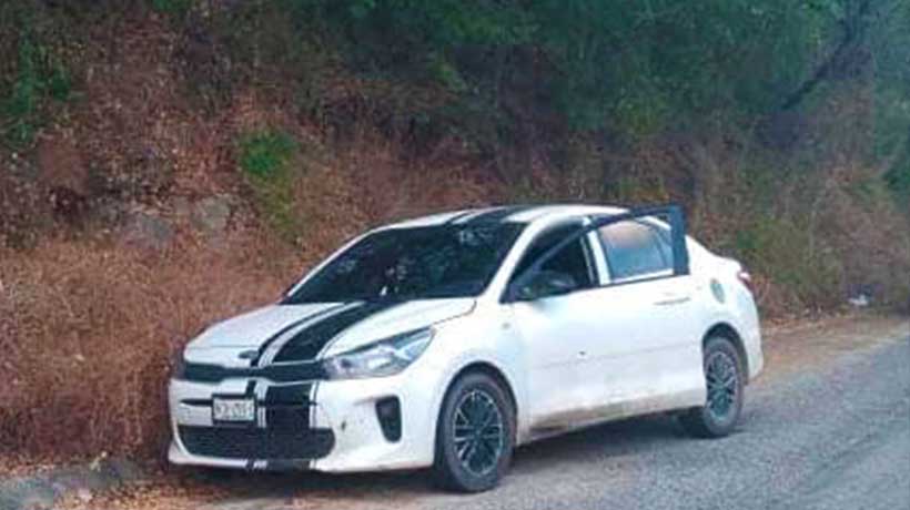Hallan vehículo robado en Técpan de Galeana, Guerrero