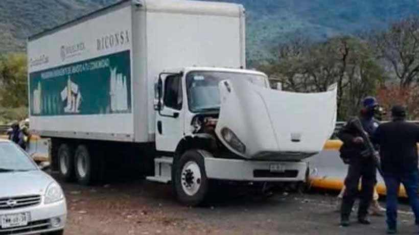 Hallan camión de Diconsa con 38 migrantes en Veracruz