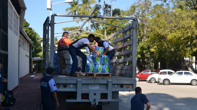 Entrega Marina despensas a damnificados por sismo en Acapulco