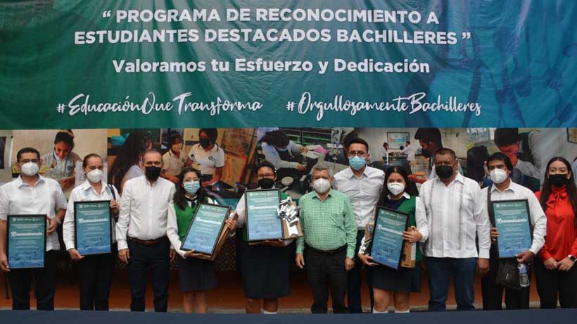 Reconoce Educación de Guerrero a estudiantes por Olimpiada Nacional