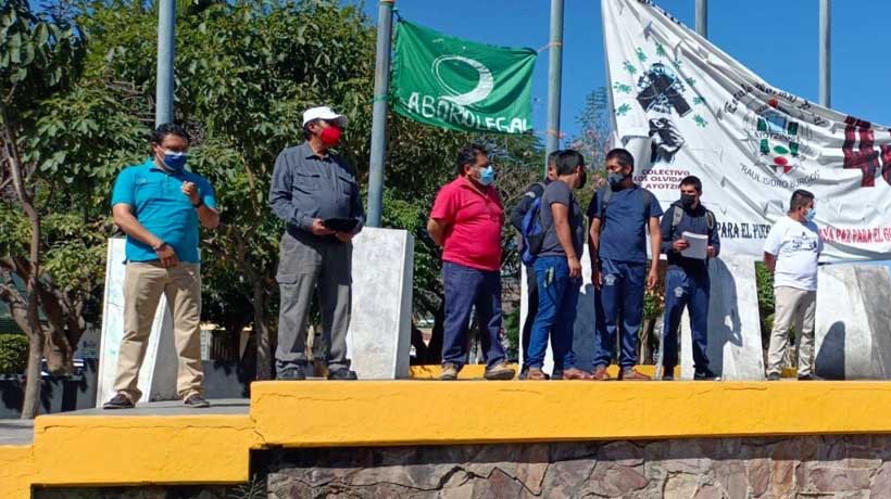 Demanda Ayotzinapa seriedad de AMLO para investigar Caso Iguala