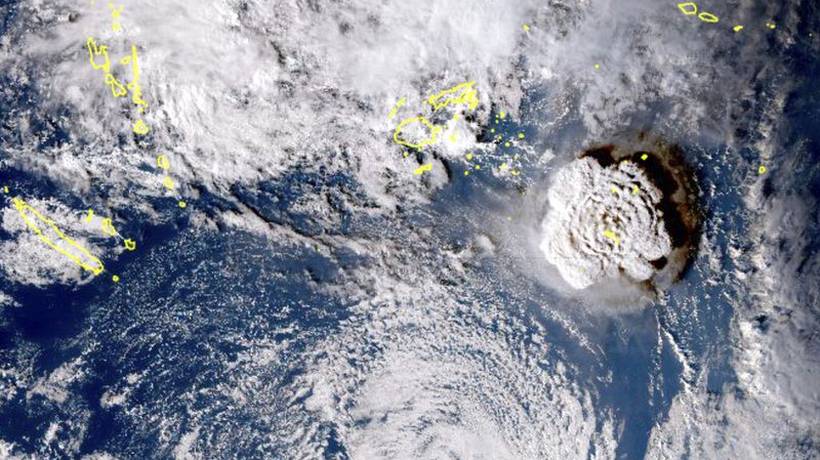 VIDEO: Así se vio la explosión de volcán de Tonga desde el espacio