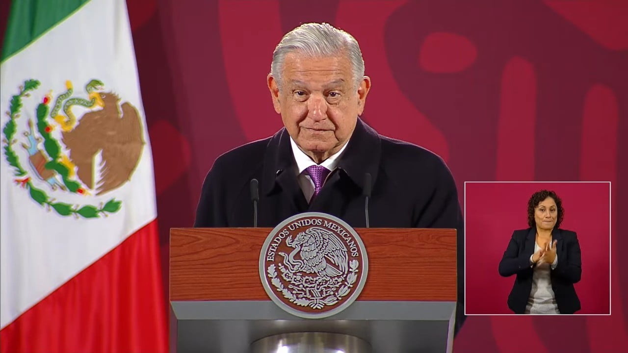 AMLO pide al Inai ingresos de Carlos Loret de Mola