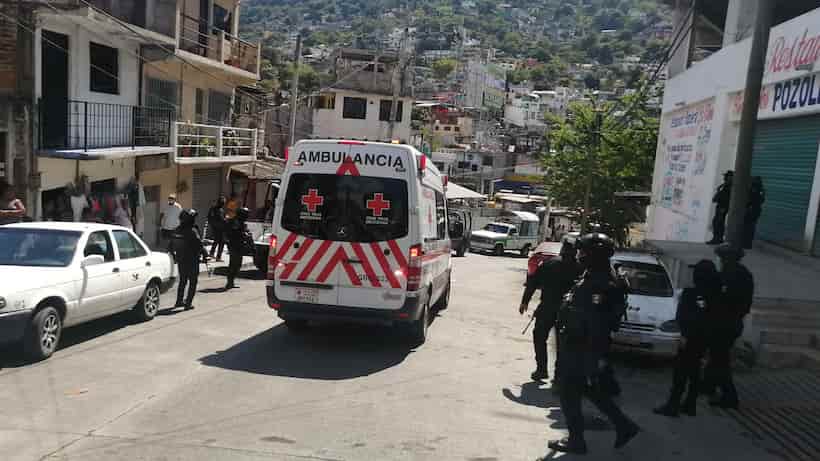 Atacan armados sitio de taxis en Acapulco