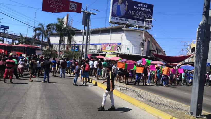 Bloqueo en Cine Río: Comerciantes denuncian hostigamiento de soldados