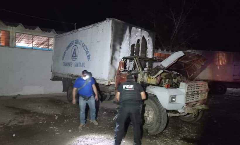 Prenden fuego a dos camiones en rastro de Iguala
