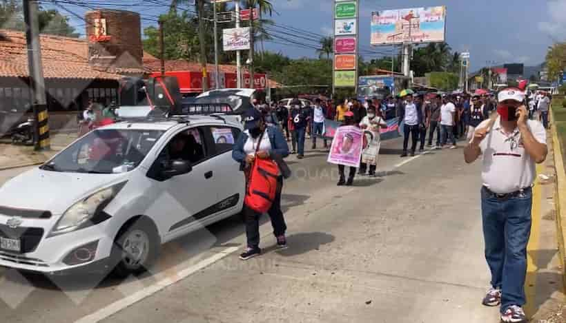 Marcha CETEG en zona diamante de Acapulco