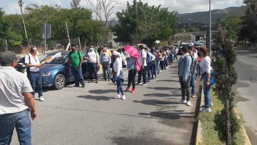 Con marcha en Chilpancingo normalistas egresados exigen plazas