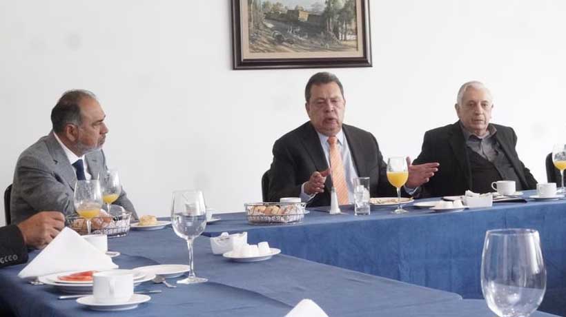 Acuden Astudillo y Aguirre a primer encuentro plural de exgobernadores