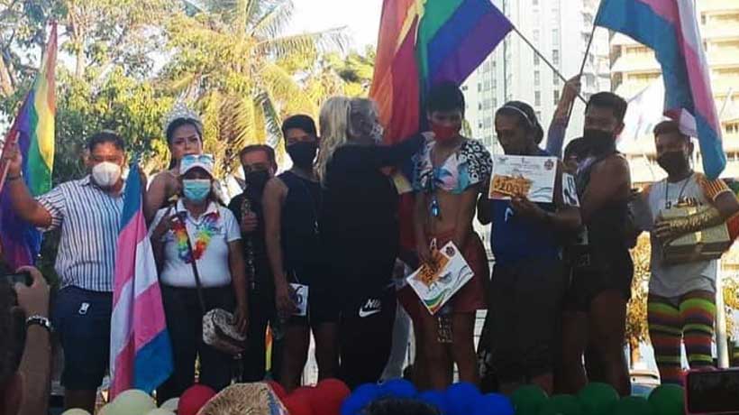 VIDEO: Realiza comunidad LGBT primera carrera en tacones en Acapulco