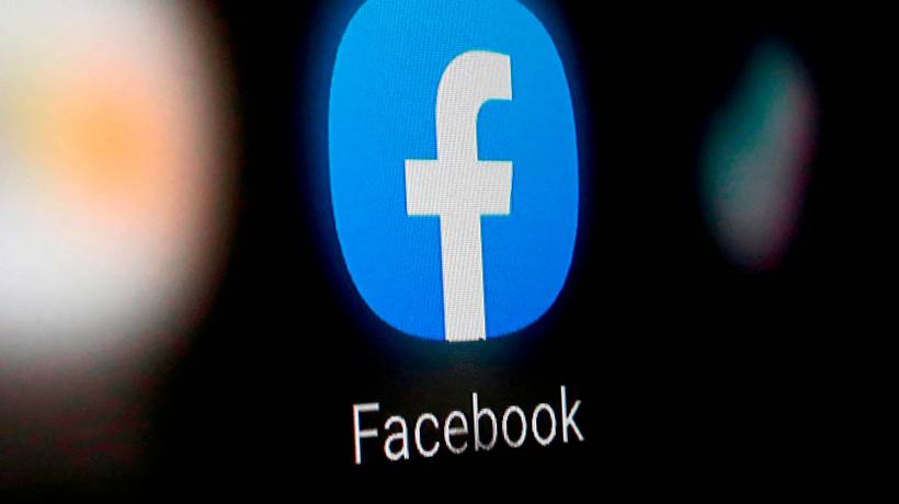 Reportan falla mundial en la app de Facebook