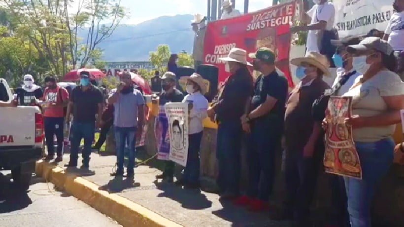 Marchan en Chilpancingo por 50 aniversario luctuoso de Genaro Vázquez