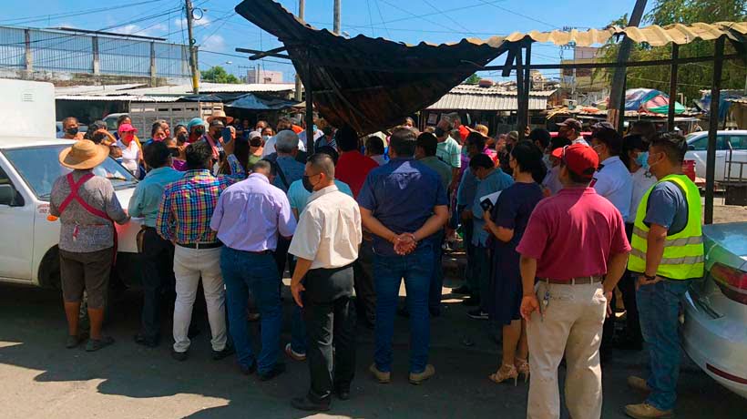 Proponen reubicar a comerciantes afectados por incendio en mercado de Acapulco