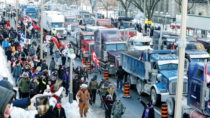 Continúan protestas contra restricciones por el Covid-19 en Canadá