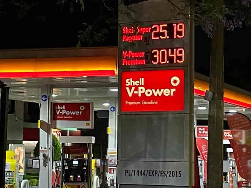Supera precio de la gasolina premium los 30 pesos por litro en México