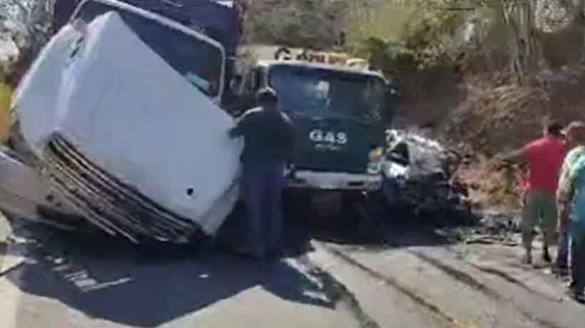 Accidente en la carretera Acapulco- Pinotepa deja dos personas sin vida