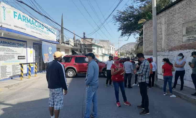 Bloquean tres vías en Chilpancingo; denuncian falta de agua