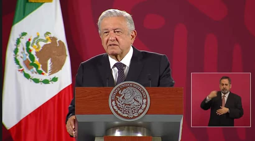 Califica AMLO como clasista críticas por la venta de tlayudas en AIFA