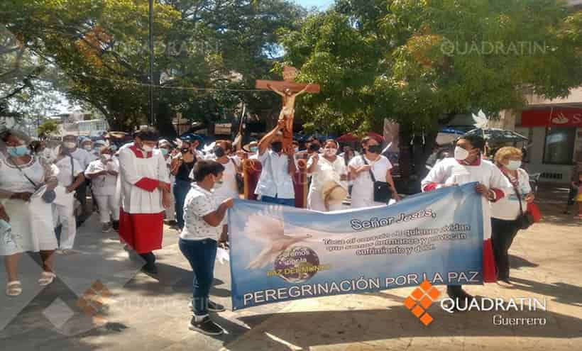 Con marcha católicos de Acapulco piden paz en el mundo