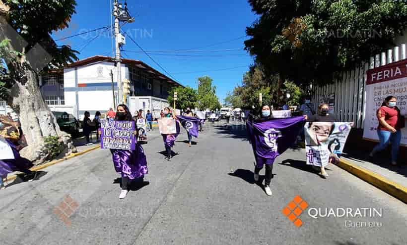 Con marcha en Chilpancingo reporteras exigen justicia por compañeras asesinadas