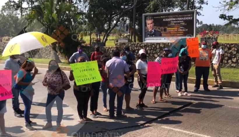 Bloqueo en Diamante: Padres de familia exigen terreno para escuela primaria