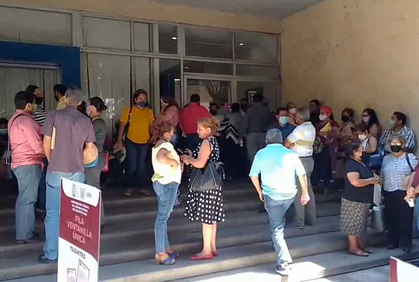 Toma SUSPEG oficinas de Finanzas en Chilpancingo