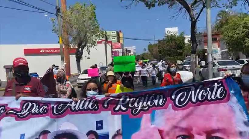 Marchan en Chilpancingo en apoyo a titular de Salud Guerrero