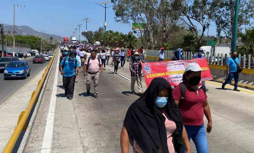 Bloquean prepas populares el Parador del Marqués