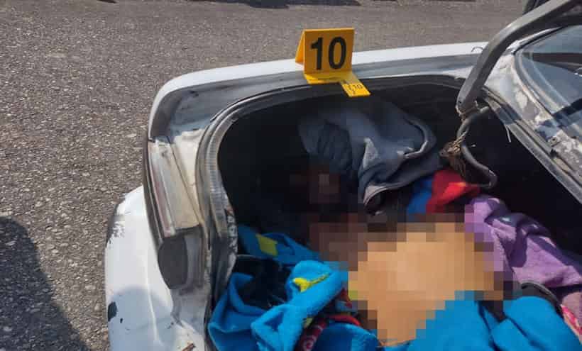 Hallan 5 cuerpos dentro de un taxi en Juchitán, Guerrero
