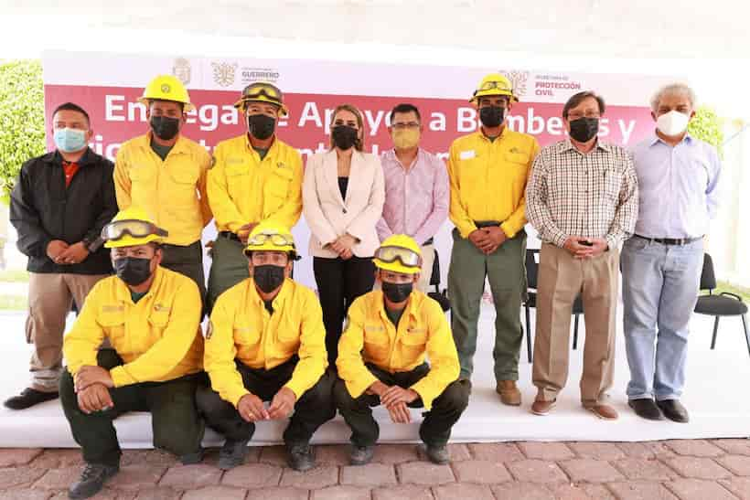 Reconoce Evelyn Salgado labor de bomberos y brigadistas