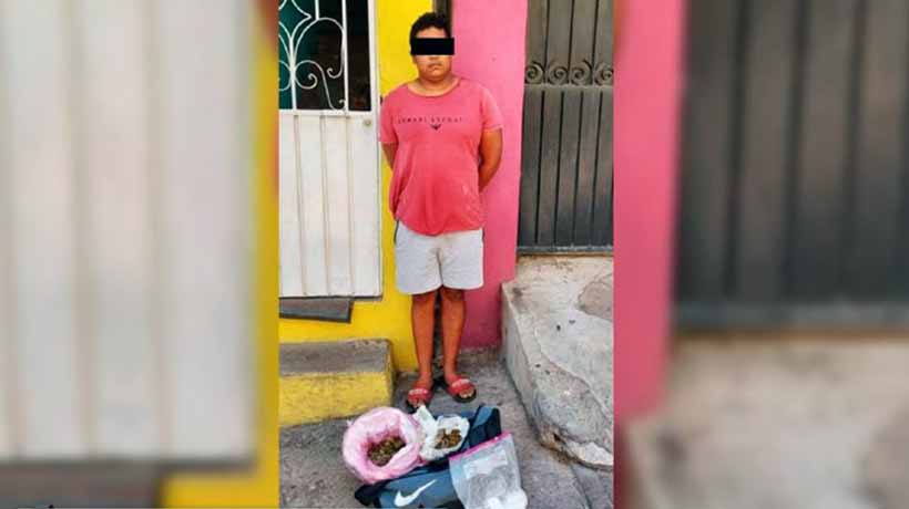 Lo arrestan con presunta droga en La Bocana de Acapulco; llevaba $300