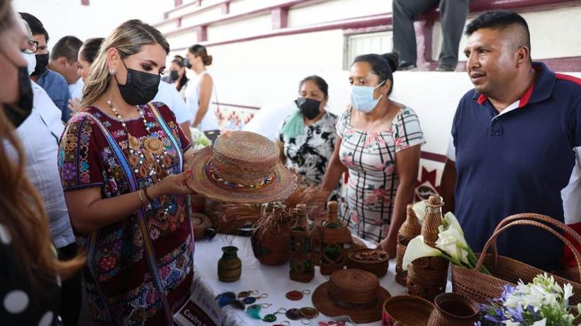 Asiste Evelyn Salgado a firma de Acuerdo para Comercialización en Sierra de Guerrero