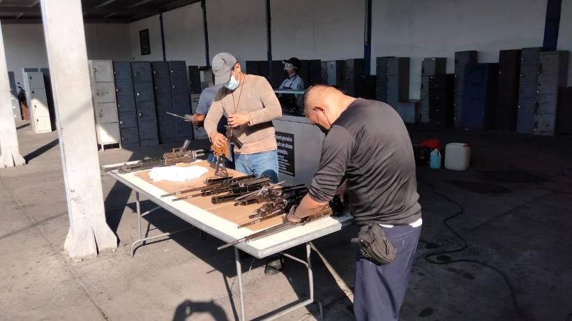 Da personal de la SSP Acapulco mantenimiento a armamento