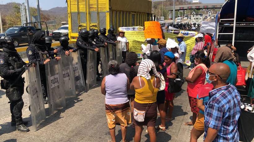 Repliegan antimotines conato de bloqueo en La Venta, Acapulco