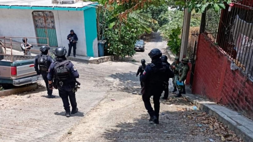 Atacan armados a policías de Acapulco; abaten a uno y detienen a tres