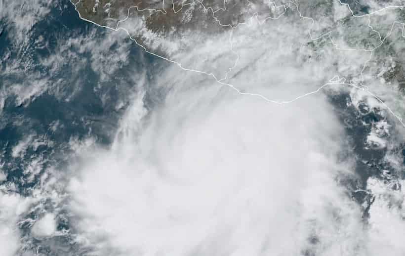 Esta noche Agatha podría convertirse en huracán categoría 2: CONAGUA