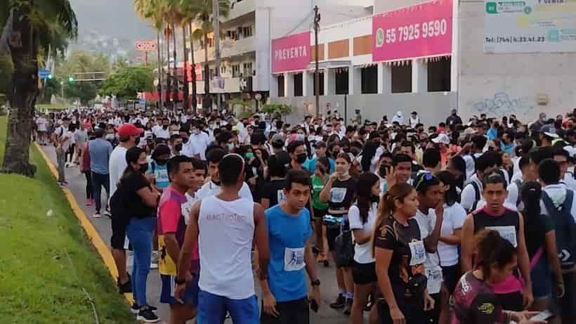 Carrera de CETIS genera caos vial en Acapulco