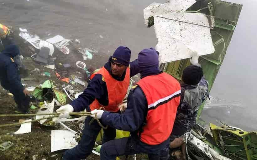 Hallan avión desaparecido en Nepal; se estrelló en el Himalaya