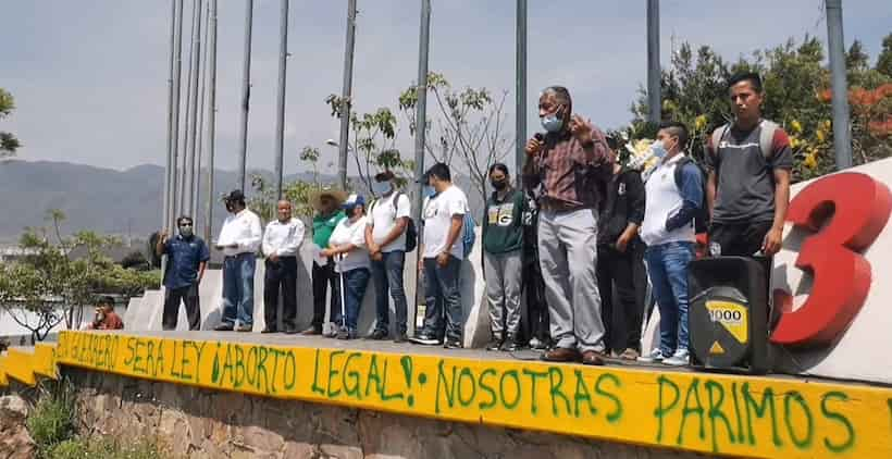 Mitin en Chilpancingo: Exigen aparición con vida de los 43 de Ayotzinapa