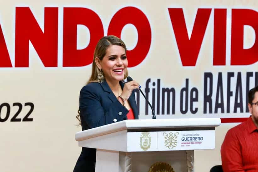 Presenta Evelyn Salgado documentales “Transformando vidas”