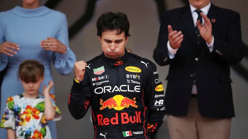 Se queda con Red Bull; ‘Checo’ Pérez renovó contrato hasta 2024