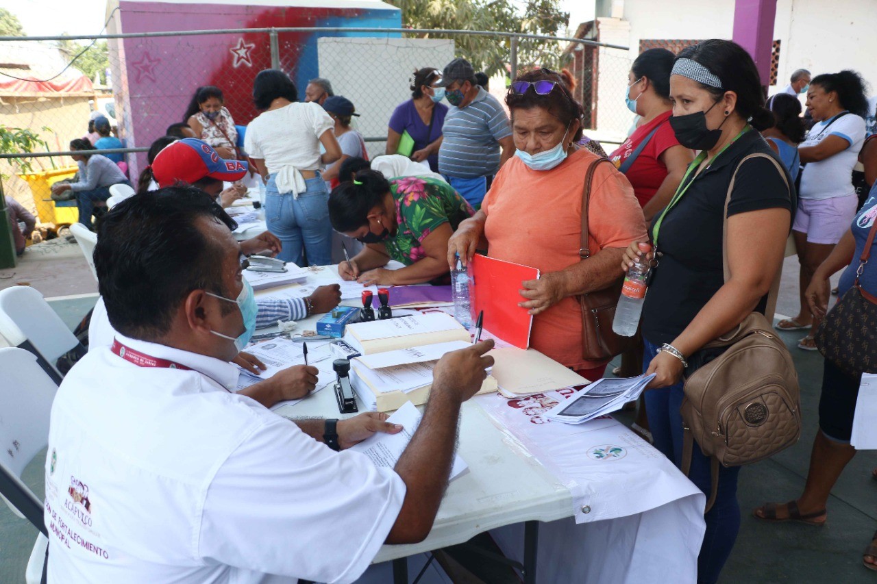 ¿Cómo afectan los programas sociales al gasto público en México?