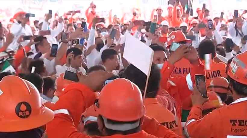 Abuchean a Adán Augusto y Octavio Romero en evento de refinería Dos Bocas