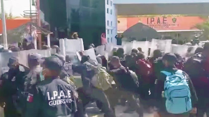 Justifica SSP Guerrero repliegue de protesta de policías auxiliares en Acapulco
