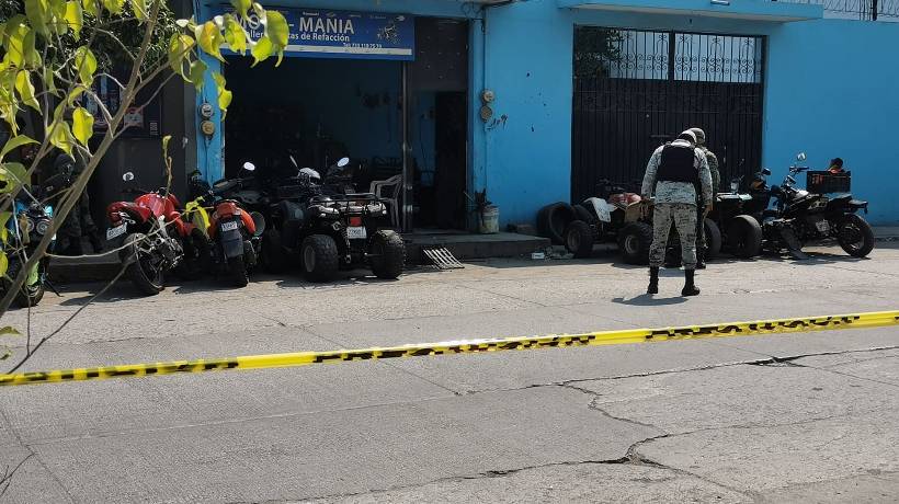 Hieren a dos clientes en un taller de motos en Iguala